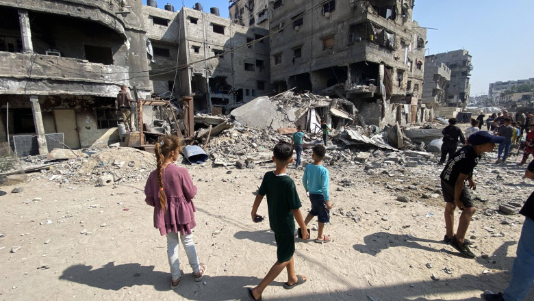 apararea civila din gaza spune ca 36 de oameni au fost ucisi de fortele israeliene focuri de arma in apropierea unui centru umanitar 6844586ec8560