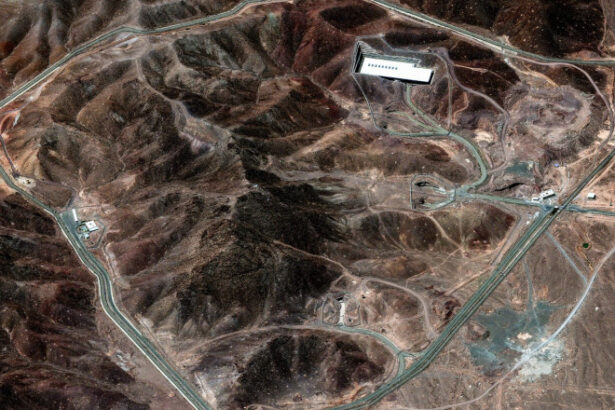 armata israeliana anunta ca e gata sa atace baza nucleara iraniana de la fordo considerata pana acum impenetrabila 68523b20a01e9