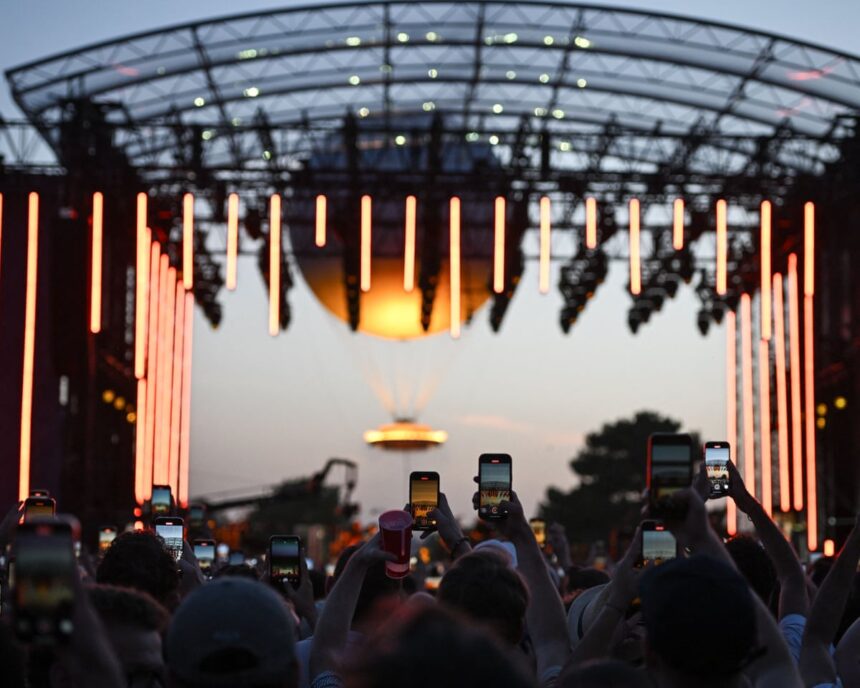 Percheziții în Franța după ce zeci de persoane s-au plâns că au fost atacate cu seringi la un festival de muzică stradală 1 arrests in france after scores report being attacked with syringes at street music festival 6858c4de2725c