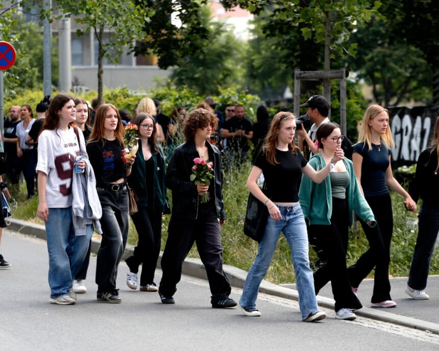 Atacatorul din Austria intenționa să detoneze o bombă artizanală, afirmă autoritățile 1 austrian school shooter planned to detonate pipe bomb say police 6849bec830bdd