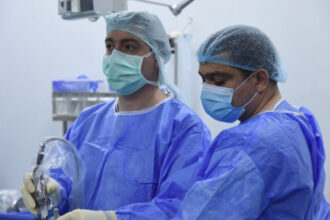 avea dureri severe de genunchi cum a fost tratata o femeie 684ad66444a5e