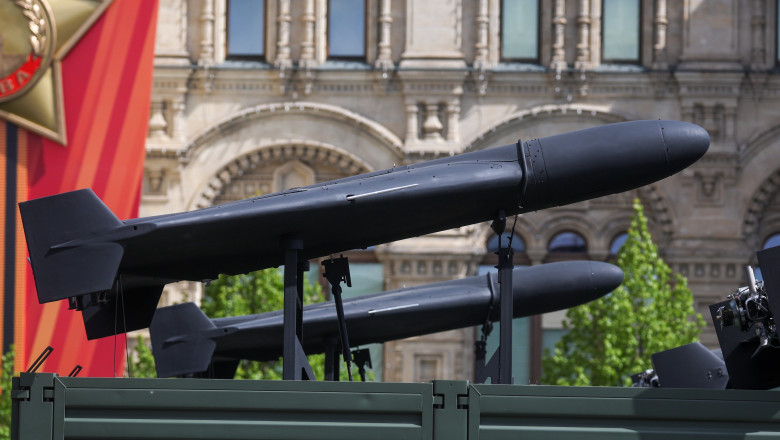 Alianța Teheran-Moscova-Pyongyang: Rusia a furnizat Coreei de Nord tehnologia iraniană pentru fabricarea dronelor kamikaze Shahed 1 axa teheran moscova phenian rusia a transferat coreei de nord tehnologia iranului de producere a dronelor kamikaze shahed 6849003d753d4