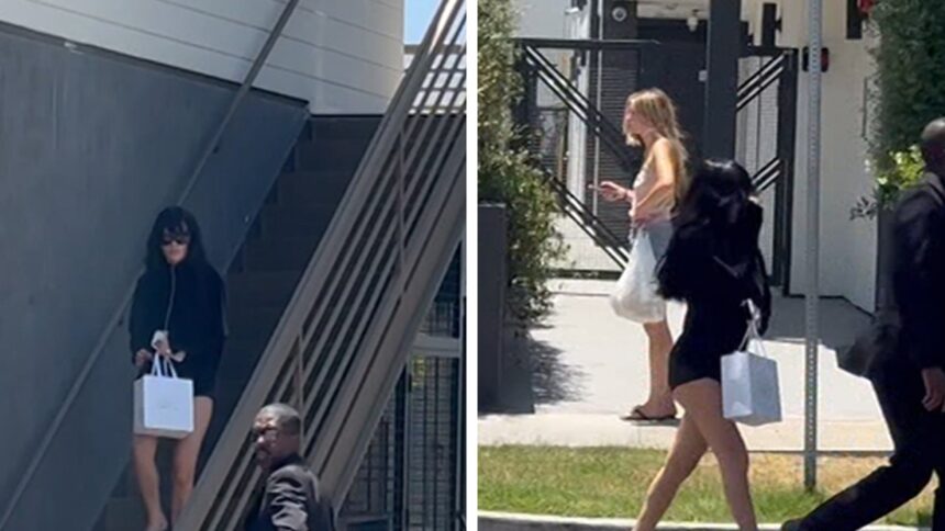 Bianca Censori își etalează picioarele lungi în pantaloni scurți, străbătând străzile din L.A. alături de Kanye 1 bianca censori flaunts long legs in tiny shorts drives through l a with kanye 68530184cc674