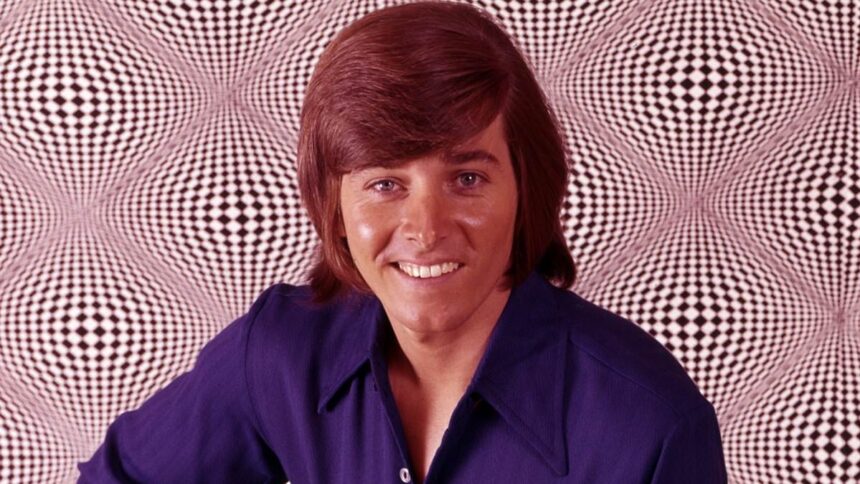 Tragedie în lumea entertainmentului: idolul adolescenților, Bobby Sherman, a murit la 81 de ani, iar omagiile curg în valuri. 1 breaking news60s teen heartthrob bobby sherman dead at 81 as heartbreaking tributes pour in 685ae2d534cd5