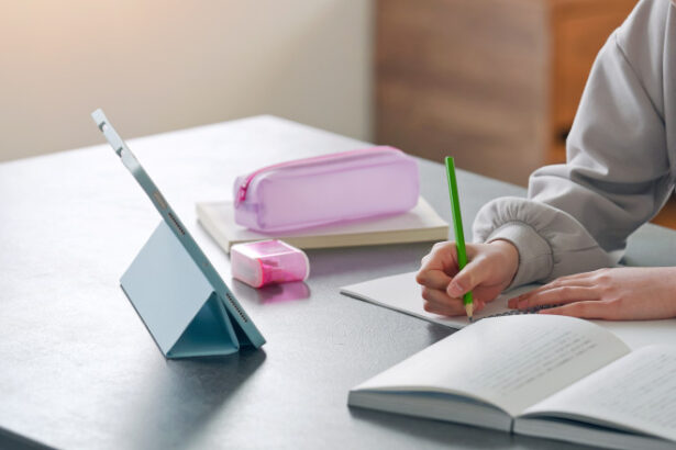 cand se scrie corect fi si fii cum iti poti da seama care e forma potrivita in scris 6856323262350