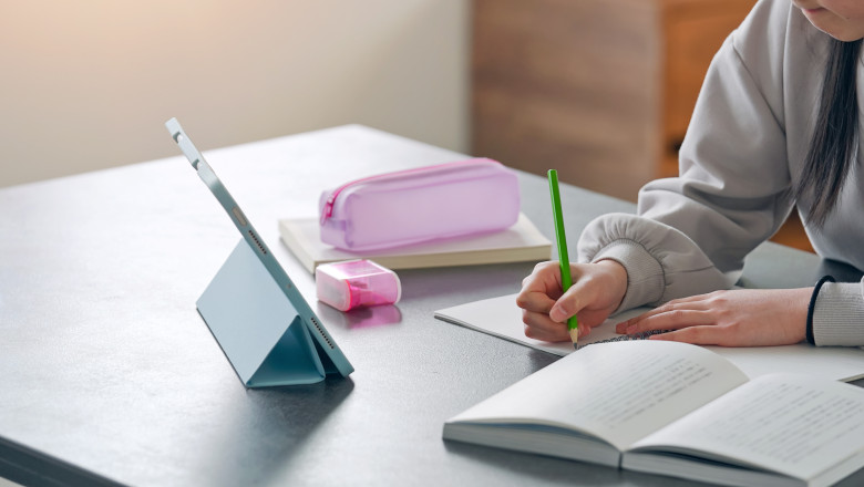 Cum să alegi corect între „fi” și „fii”: Ghid practic pentru utilizarea adecvată în scris 1 cand se scrie corect fi si fii cum iti poti da seama care e forma potrivita in scris 6856323262350