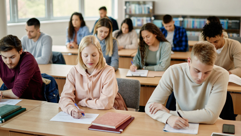 cand sunt programate examenele de corigenta in 2025 calendarul examenului de bacalaureat sesiunea din toamna 684666d89def2