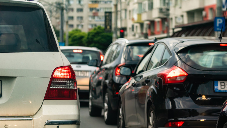 Descoperă „regula fermoarului”: Provocările și sancțiunile pentru șoferii care o ignoră în noul Cod rutier. 1 ce este regula fermoarului pe care parlamentarii o vor inclusa in codul rutier ce amenzi pot primi soferii care nu o vor respecta 685bd81a29e6b