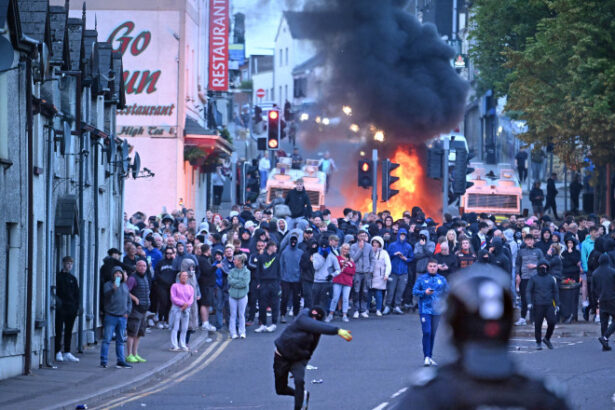 ce spune mae despre situatia exploziva din irlanda de nord unde migrantii romani sunt vizati de violente 684b0097af399