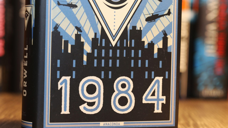 Preferințele infractorilor: „1984” de George Orwell și Constituția, cele mai răspândite cărți furate în Rusia 1 cele mai furate carti in rusia sunt romanul 1984 de george orwell si constitutia 68544df56aba3