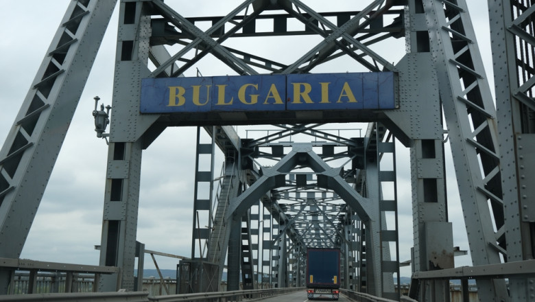 Restricții de circulație pe Podul Giurgiu - Ruse începând de diseară, la ora 20:00, conform avertizării MAE 1 circulatia pe podul giurgiu ruse se inchide in aceasta seara la ora 2000 avertizare de la mae 684a70722b8de