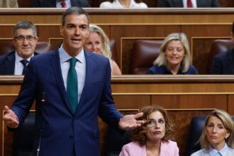 corruption allegations intensify around spains government as mp resigns 684afb300cf9b