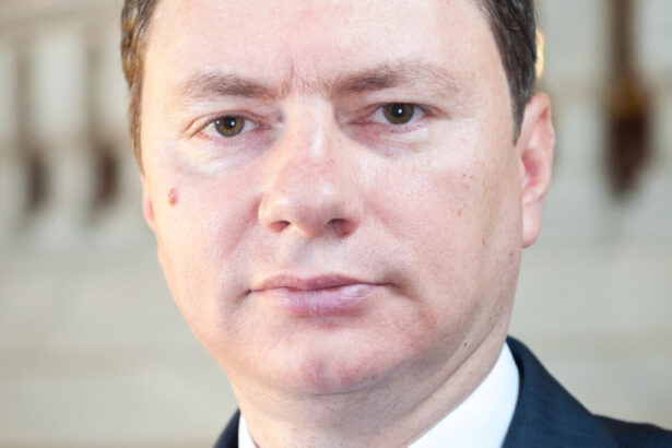 cosmin marinescu doctor in economie romania a ajuns in procedura de deficit excesiv in 2019 inainte de crizele multiple 6852a95df131a