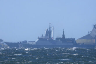 cum a reusit o nava de razboi rusa inarmata cu rachete sa treaca nedetectata prin canalul manecii era insotita de doua petroliere 685aec3559f48