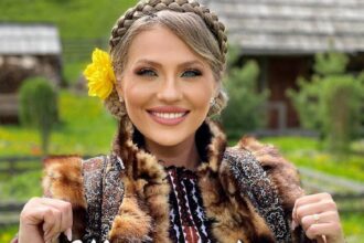 cum arata mirela vaida in perioada debutului muzical prezentatoarea tv canta intr o trupa de fete 683dd2864ec1f