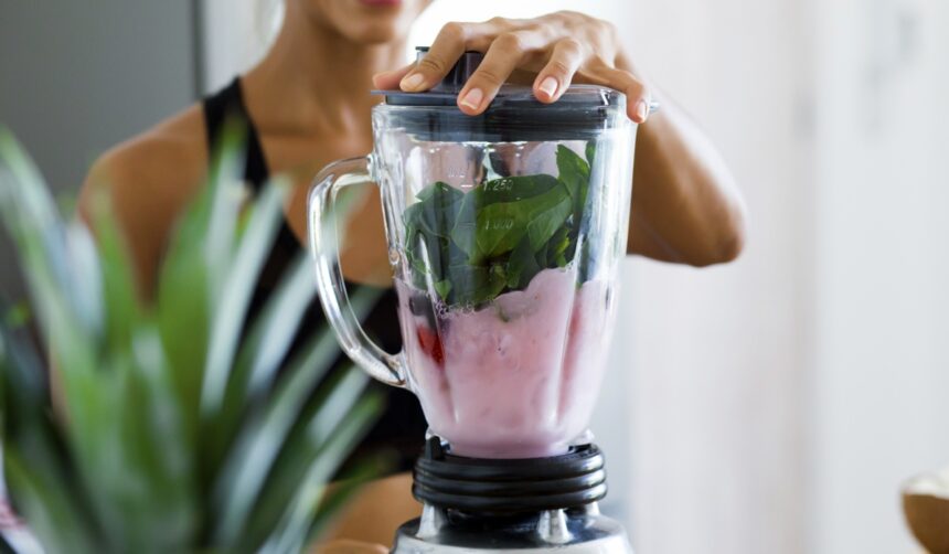 cum sa cureti blenderul in mai putin de un minut ai nevoie de doua ingrediente 68503275a857a