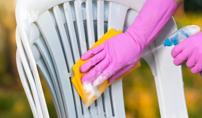 Secretul descoperit: Cum să reîmprospătezi plasticul îngălbenit cu un truc puțin cunoscut 1 cum sa cureti plasticul ingalbenit trucul pe care putine persoane il cunosc 685a6bb0e8331