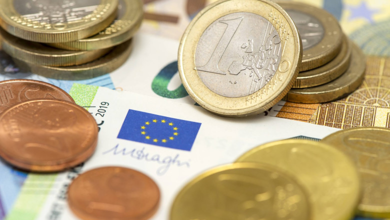 Motivul pentru care o mare parte dintre bulgari refuză euro: „Ne vom confrunta cu și mai multe probleme” 1 de ce jumatate dintre bulgari nu vor sa treaca la moneda euro vom fi intr o situatie si mai rea 684ab8dc337a0