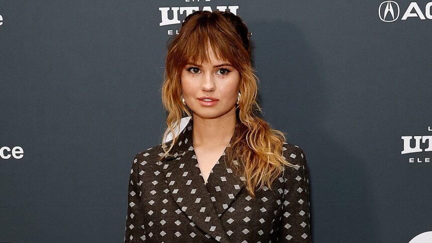 Debby Ryan aduce un omagiu soțului dispărut al lui Aubrey Plaza, Jeff Baena, cu ocazia zilei sale de naștere. 1 debby ryan pays tribute to aubrey plazas late husband jeff baena on his birthday 6862c046e1b86