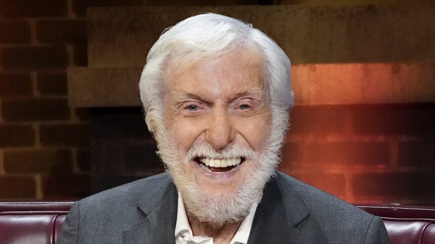 Dick Van Dyke, 99 de ani, stârnește îngrijorare după ce s-a retras brusc dintr-un eveniment din cauza unei probleme de sănătate. 1 dick van dyke 99 sparks concern as he drops out of event last minute due to illness 6860d05ac2f95