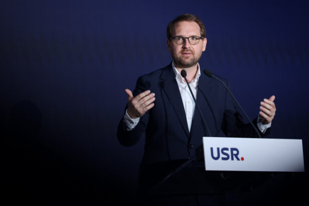 dominic fritz inca nu sunt roman in acte de peste un an stau la coada cea mai romaneasca experienta ever 685694a53f305