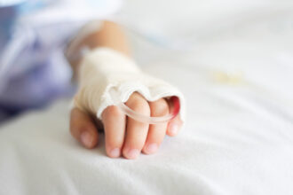 doua macelarii din franta inchise de autoritati dupa decesul unui copil din cauza unei boli rare 68557d97b8d86