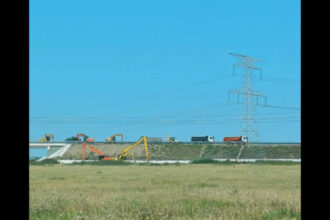 drumul principal de legatura intre podul suspendat peste dunare si judetul tulcea intra din nou in reparatii inainte de inaugurare 68526eb1aa101