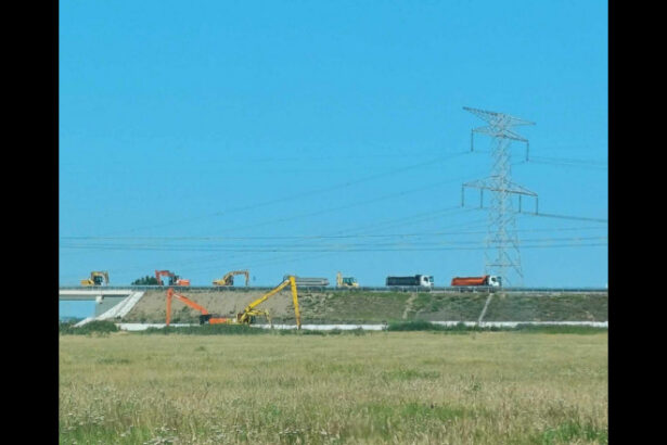 drumul principal de legatura intre podul suspendat peste dunare si judetul tulcea intra din nou in reparatii inainte de inaugurare 68526eb1aa101