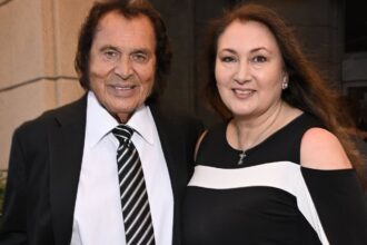 engelbert humperdinck 89 makes rare appearance with his daughter at jayne mansfield documentary event 685b0bd7d9b5c