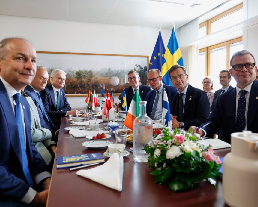 Liderii europeni analizează reacția la tarifele impuse de SUA, pe măsură ce se apropie termenul limită al amenințării de 50% din partea lui Trump. 1 eu leaders mull us tariff response as deadline looms over trumps 50 threat 685d7e7c6fc1d