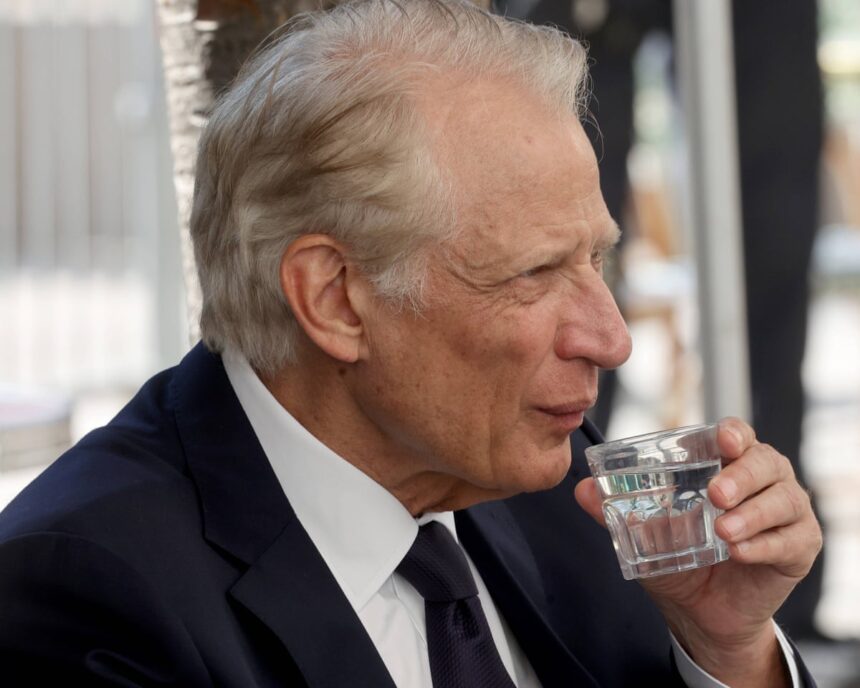 Fostul prim-ministru francez Dominique de Villepin își lansează partidul în perspectiva alegerilor prezidențiale din 2027. 1 ex french pm dominique de villepin launches party with view to 2027 presidential run 685ad8b36efcf