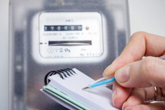 exclusiv cum ne putem schimba furnizorul de energie electrica in 24 de ore explicatiile sefului anre inainte de expirarea plafonarii tarifelor 685d2d0c4ed53