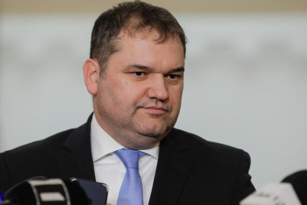 exclusiv czeke attila ministrul dezvoltarii crede ca este ceasul al 12 lea pentru introducerea criteriilor de performanta in administratie 6862b2eda6d0f