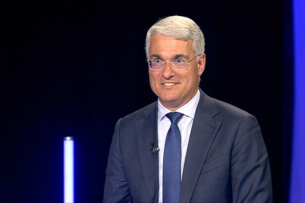 exclusiv legea salarizarii ar putea fi aplicata abia anul viitor dragos pislaru nu s a lucrat mare lucru pana acum 685c24d3bdf9a