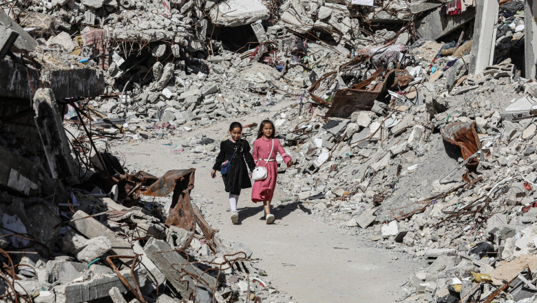 „Fâșia Gaza: o realitate mai terifiantă decât iadul însuși, afirmă președintele Crucii Roșii” 1 fasia gaza a devenit mai rea decat iadul pe pamant spune presedintele crucii rosii 684054b316d0e