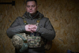 fortele terestre ucraienene au un nou comandant ghenadii sapovalov a fost numit joi in functie de catre volodimir zelenski 685508553d68a