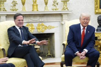 foto sms ul trimis de seful nato lui donald trump ce veste ii da mark rutte presedintelui american n a fost usor 685adf193b908
