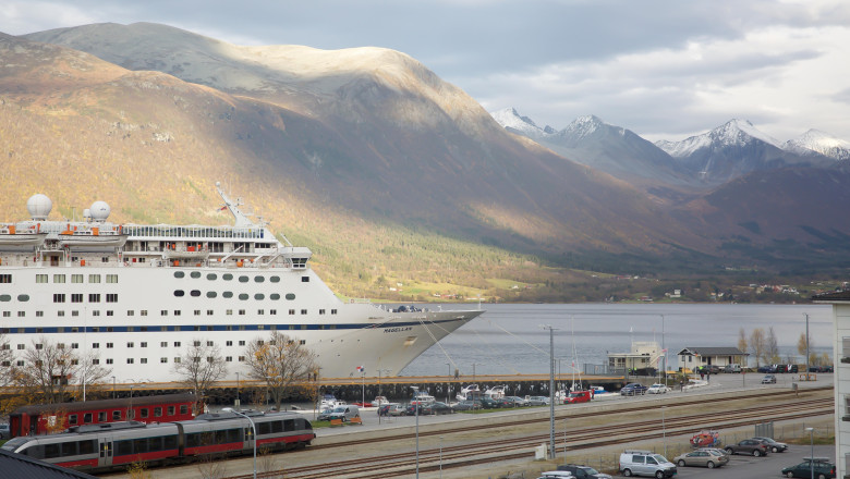 Descoperă cea mai fascinantă aventură europeană a verii: traseul feroviar ce încântă orice călător 1 galerie foto cea mai buna aventura din europa din aceasta vara ruta de tren care cucereste orice calator 6845976f4366d