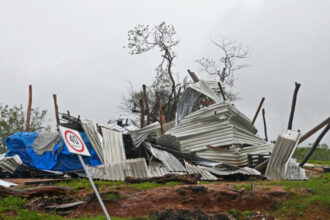 galerie foto cel putin doi morti in urma uraganului erick ploi torentiale si pagube majore in sudul mexicului 68552a4d62b0e