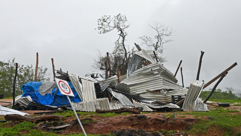 Uraganul Erick face ravagii în sudul Mexicului: două vieți pierdute, ploi torențiale și distrugeri semnificative 1 galerie foto cel putin doi morti in urma uraganului erick ploi torentiale si pagube majore in sudul