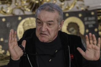 george becali reactioneaza dupa ce a primit interdictie sa cante in strana catedralei patriahale 68440a268140b