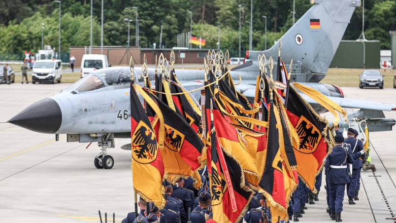 Germania va solicita un contingent suplimentar de 50.000 până la 60.000 de soldați pentru a atinge noile standarde NATO 1 germania va avea nevoie de 50 000 pana la 60 000 de soldati suplimentari pentru a indeplini noile obiective ale nato 684173cc1124c