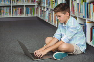 google se opune oricarui control asupra magazinelor de aplicatii in contextul verificarii varstei online 684c348856de0