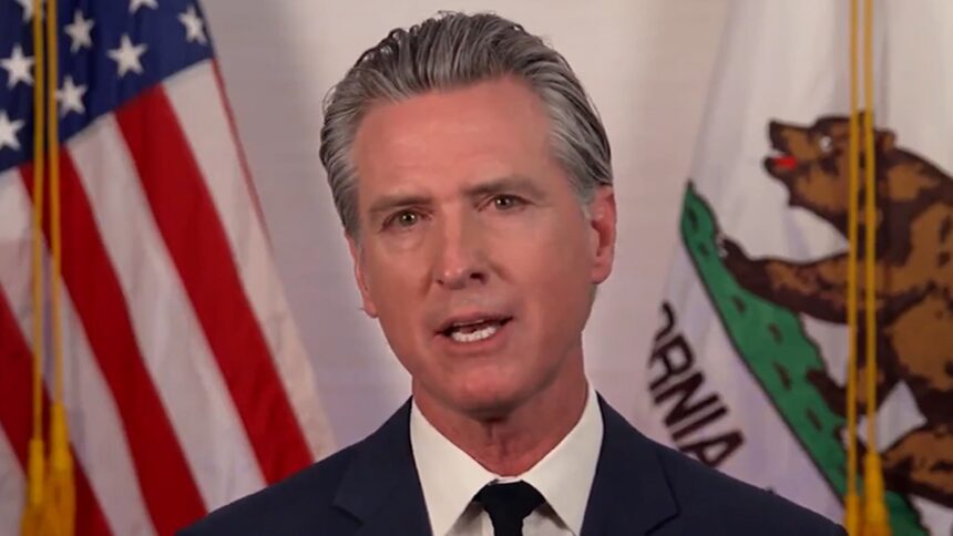 Guvernatorul Newsom acuză atacurile lui Trump asupra democrației și îndeamnă cetățenii să se opună acestuia 1 gov newsom says trump assaulting democracy urges americans to stand up to him 6848f6743d41a