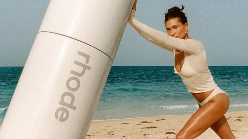 Hailey Bieber își etalează farmecul în ciuda dificultăților din căsnicia cu Justin Bieber. 1 hailey bieber puts on a very cheeky display amid justin bieber marriage woes 685de33bc6c92