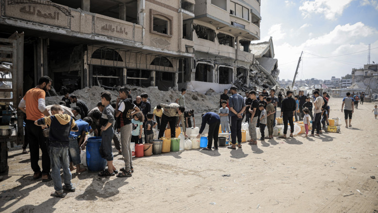 Hamas denunță atacul armatei israeliene asupra mulțimii aflate lângă un centru de distribuție alimentară din Gaza. Răspunsul IDF 1 hamas acuza armata israeliana ca a tras cu tancurile in multimea adunata langa un centru de distributie a hranei din gaza reactia idf 683ca3004f6a0