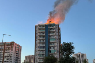 incendiu la o cladire cu 13 etaje in sud estul turciei trei morti dintre care doi copii 684208a3bb349