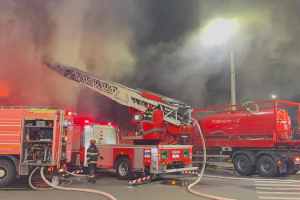 incendiu puternic la un complex de depozite in galati a fost emis mesaj ro alert 6850811480f94