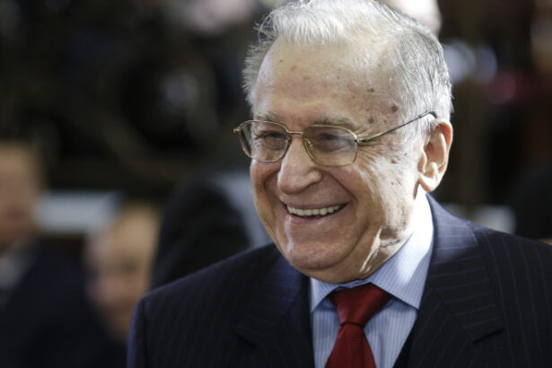 ion iliescu explica de ce l a felicitat pe nicusor dan dupa alegerile prezidentiale m as fi bucurat sa fi castigat un candidat psd 6853f1a9cf1b8