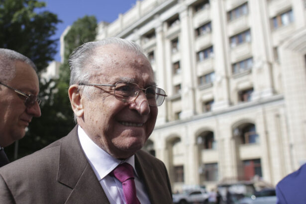 ion iliescu ramane internat la ati spitalul a transmis noi detalii despre starea de sanatate a fostului presedinte 68590672f0f37